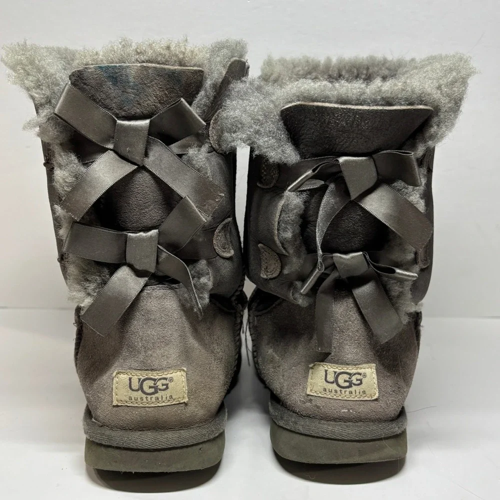 UGG Australia Bailey Bow‎ II Boots Women 9 Grey Sheepskin Suede 1002954